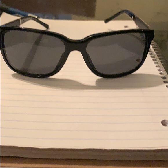 Burberry sunglasses - Picture 4 of 8